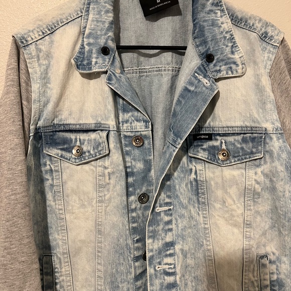 WT02 MENS LIGHT WASH DENIM JEAN JACKET WITH SWEATSHIRT MATERIAL SLEEVES MEDIUM - Picture 3 of 5